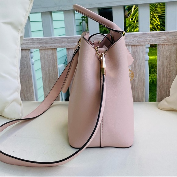 Tory Burch Robinson Medium Triple Compartment Tote - Picture 11 of 16